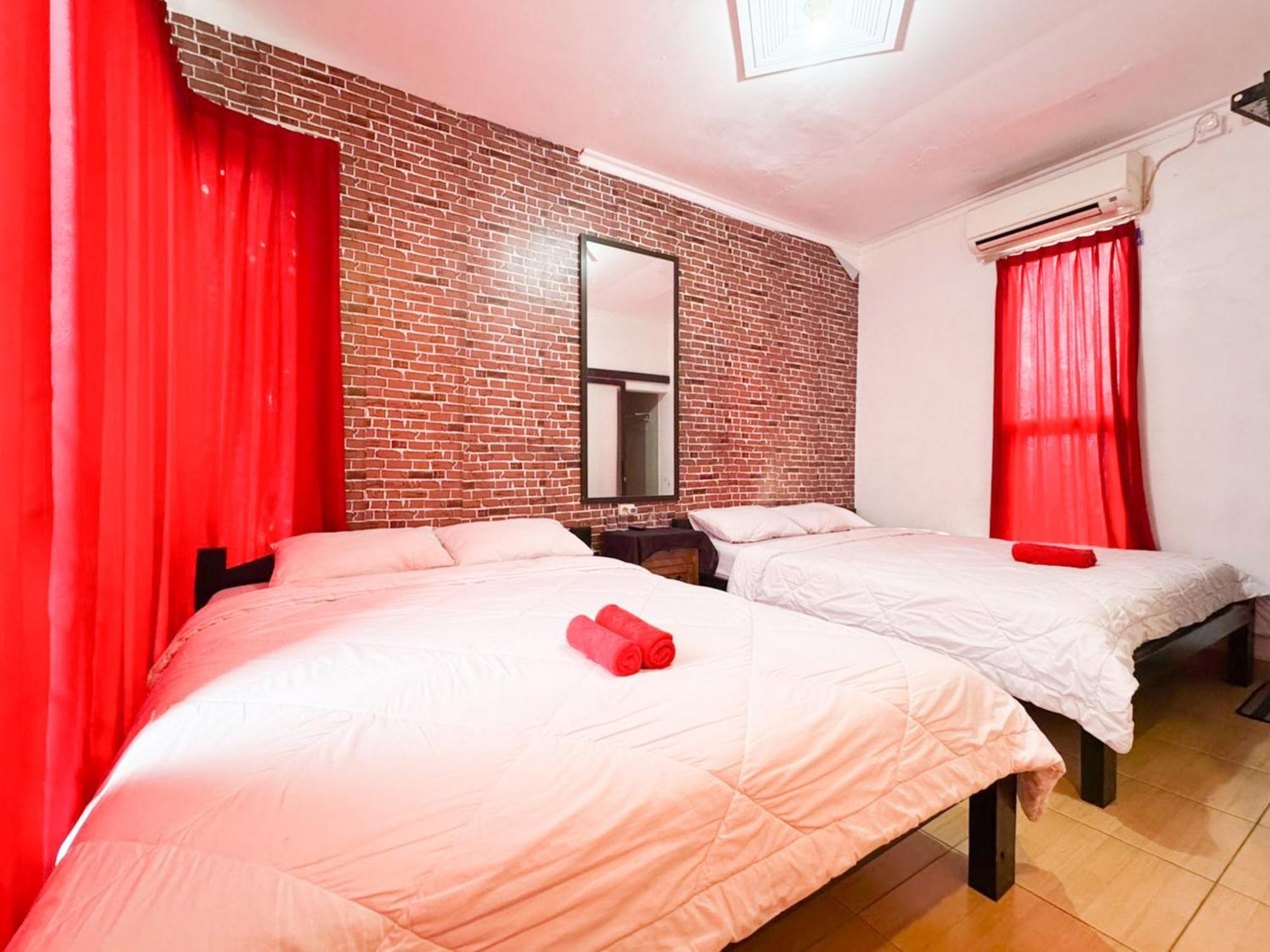 Alam Citra Bnb Mitra Reddoorz Gandok Ngoại thất bức ảnh