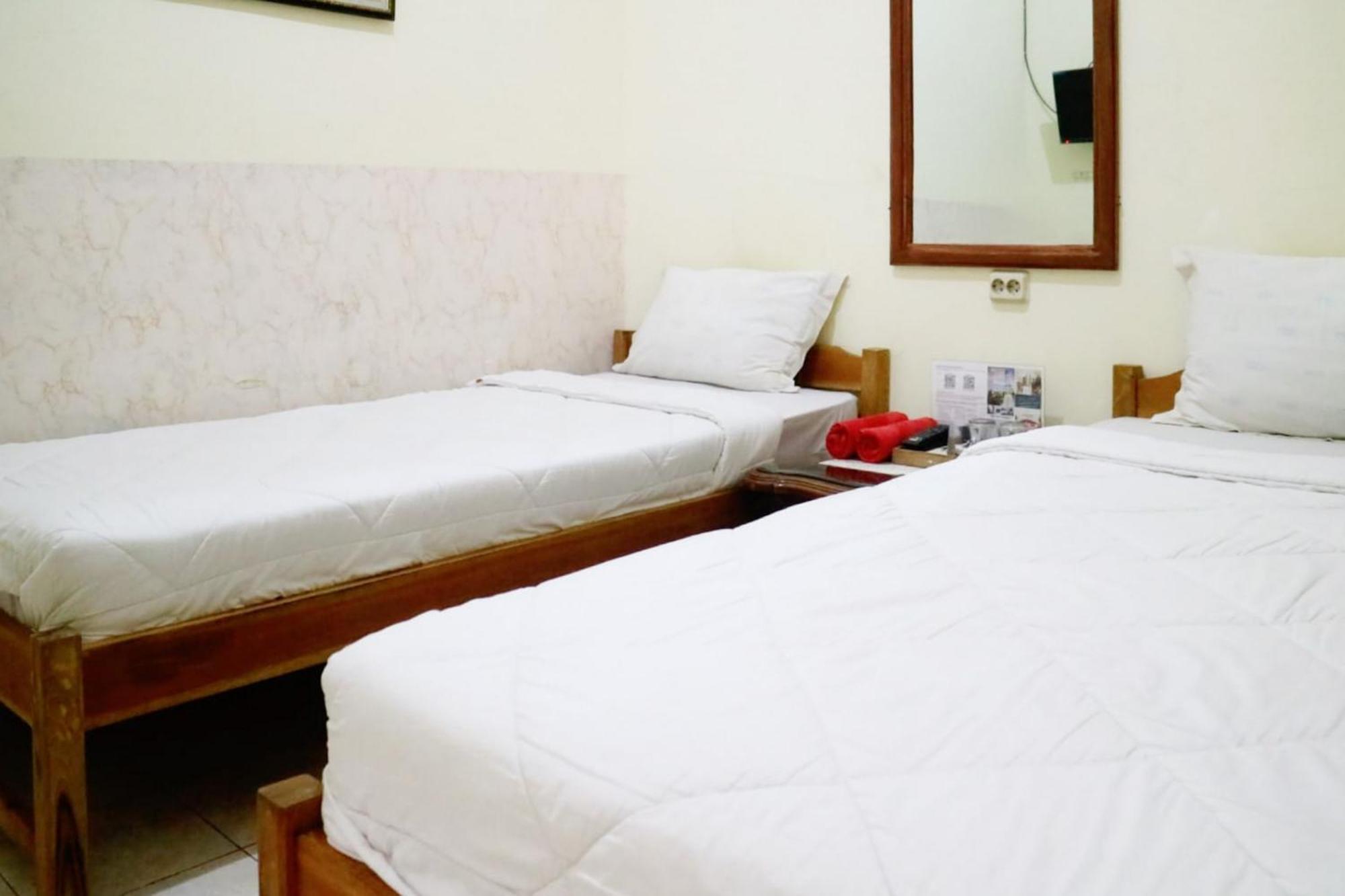 Alam Citra Bnb Mitra Reddoorz Gandok Ngoại thất bức ảnh